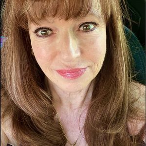 Meet your Posher, Debra